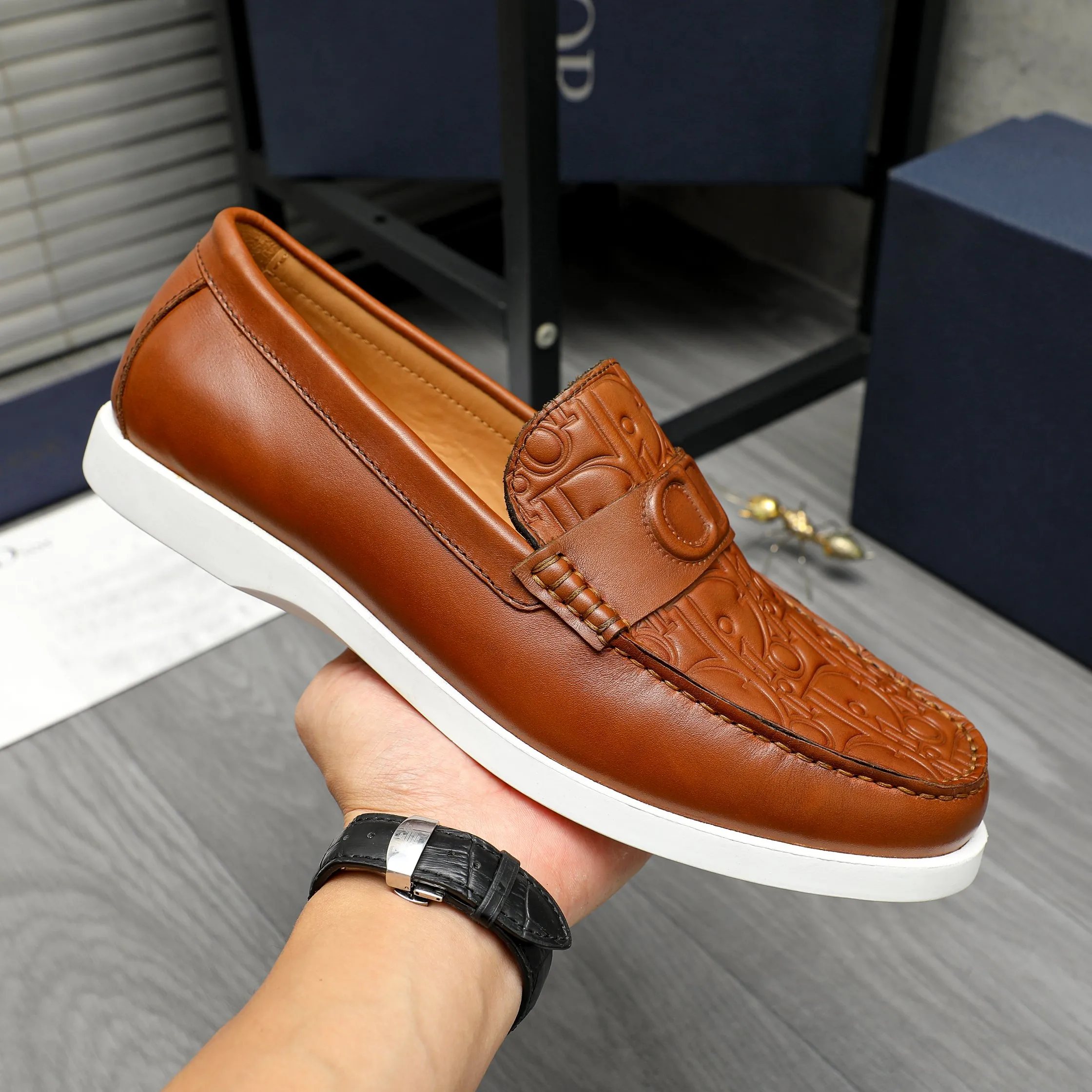Men's shoes 💰460 Product trademark: Dior "Dior" casual slip-on leather shoes Regular size: 39-44 Product material: Selected cowhide embossed upper, cowhide lining, rubber outsole